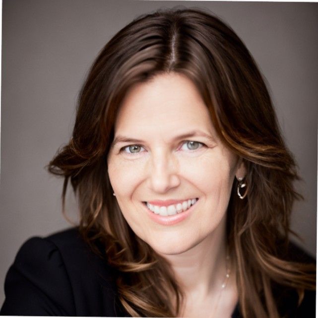 Керолін Дьюар 